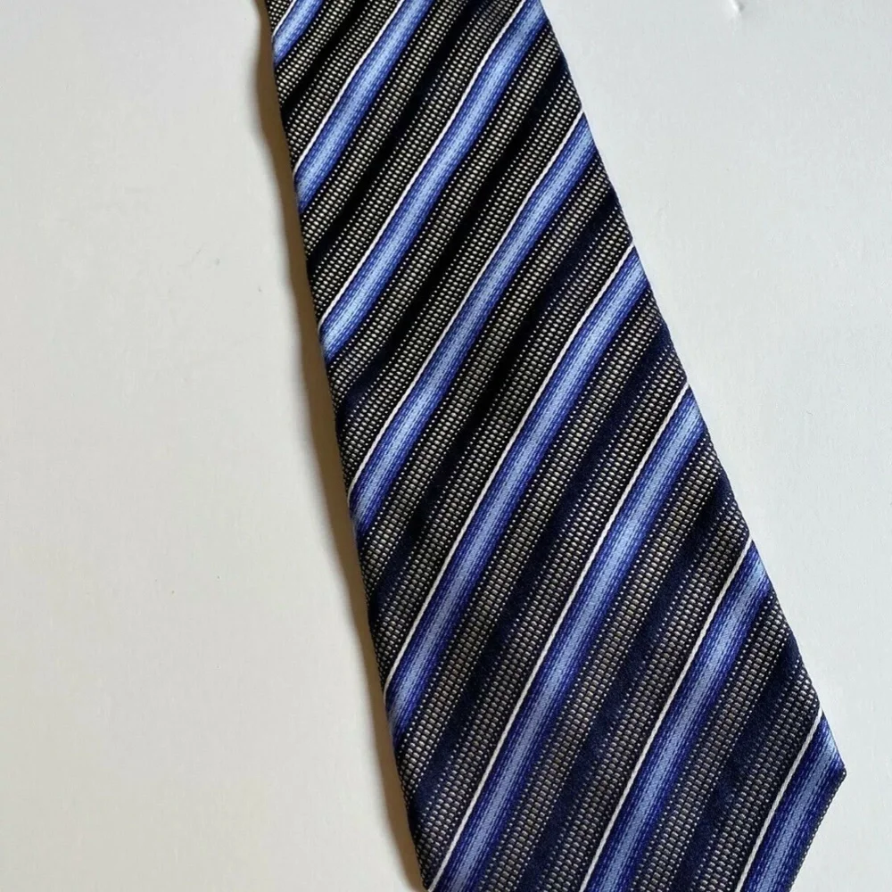 Alfani Mens Tie Blue Stripes Elegant 100% Silk Handmade